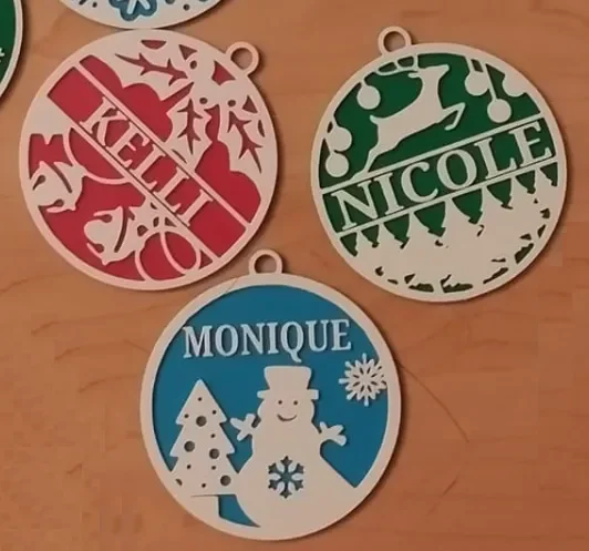 Enfeites de Natal com nome — referência do criador